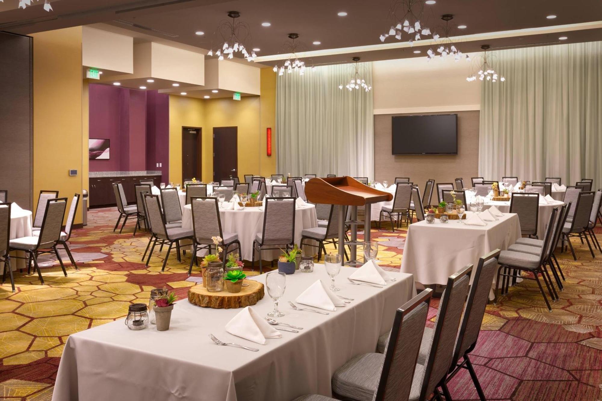 Courtyard By Marriott Salt Downtown Hotel Salt Lake City