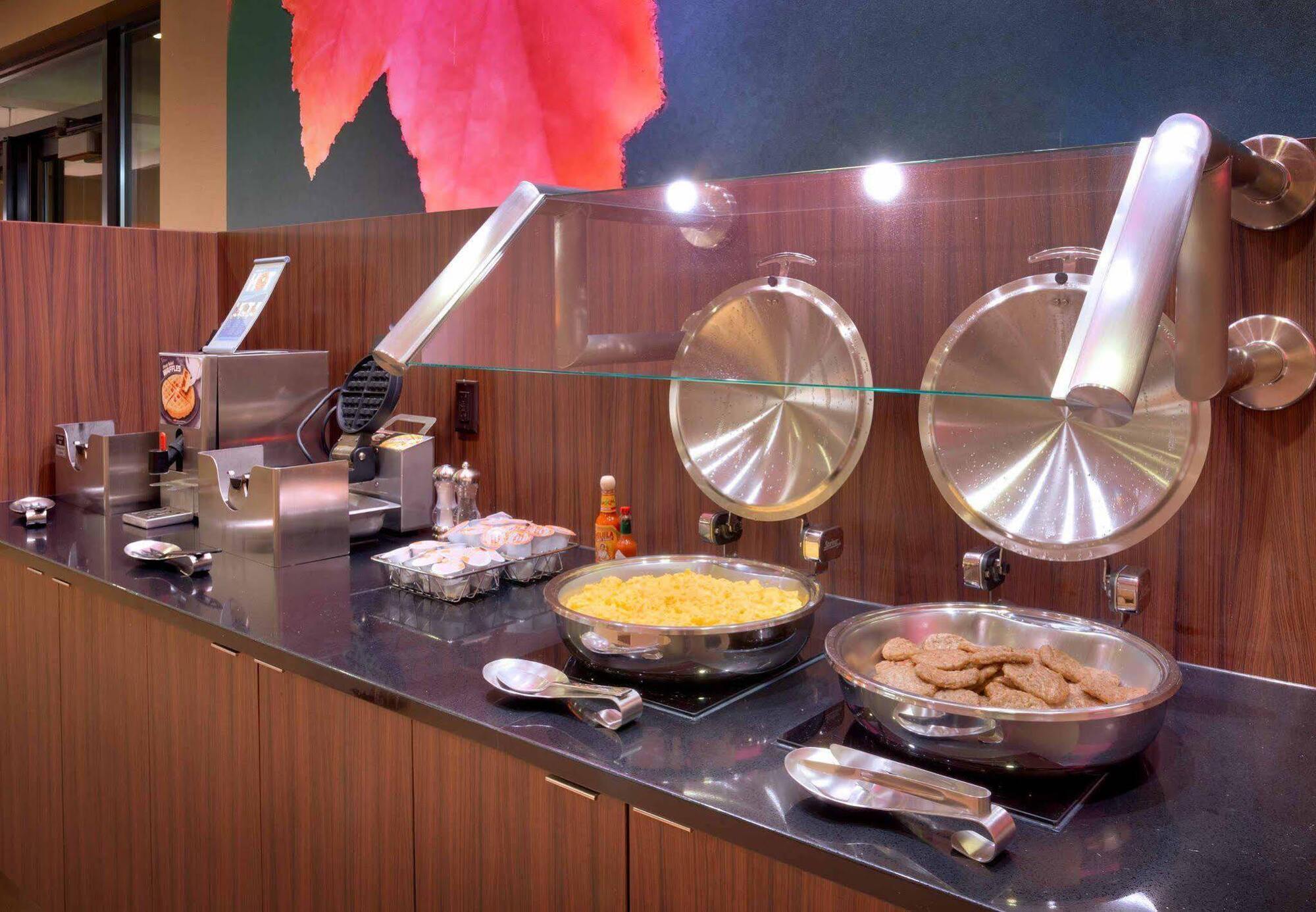 Courtyard By Marriott Salt Downtown Hotel 3*